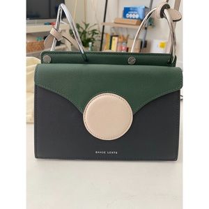 DANSE LENTE
Mini Phoebe Pine Marine